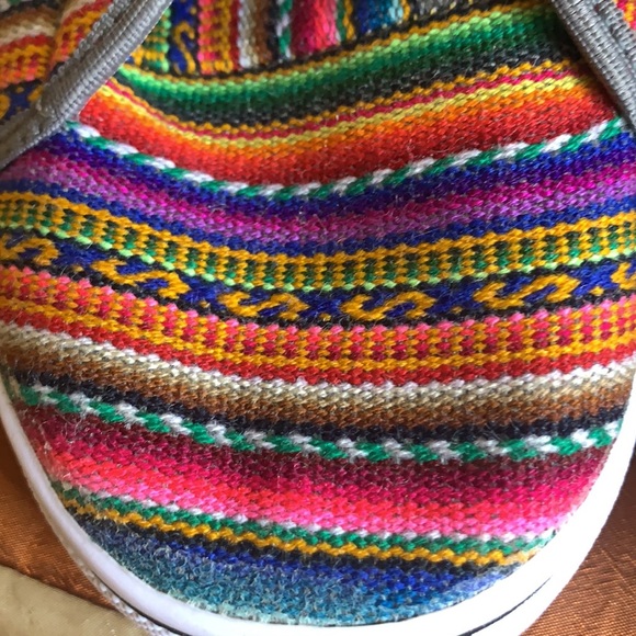 Very cool Cloth Baja Multi colored Print Sneakers - Picture 12 of 13